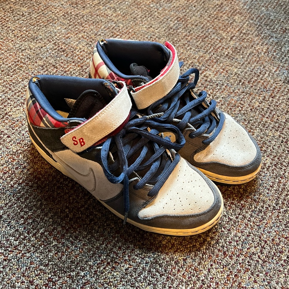 Nike SB Dunk Mid Premium Goofy Boy